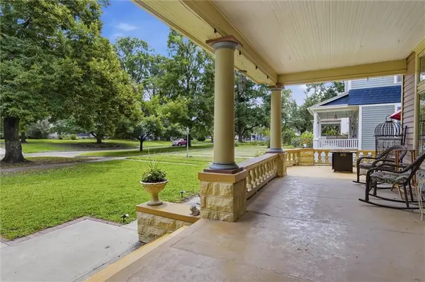 411 SW Woodlawn AVE, Topeka, KS 66606