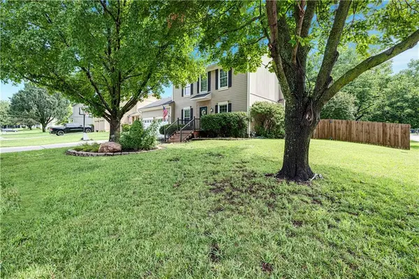 14775 S KAW DR, Olathe, KS 66062