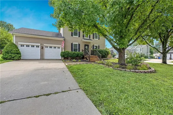 14775 S KAW DR, Olathe, KS 66062