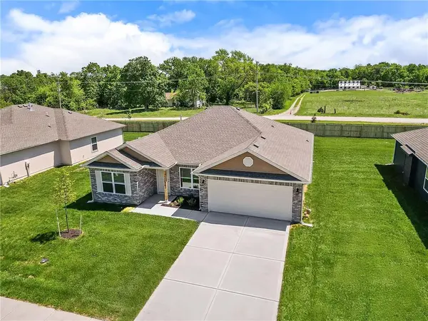 37585 W 209th ST, Edgerton, KS 66021