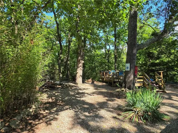 2 E Shady CT, Lacygne, KS 66040