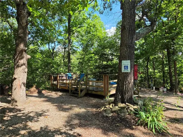 2 E Shady CT, Lacygne, KS 66040