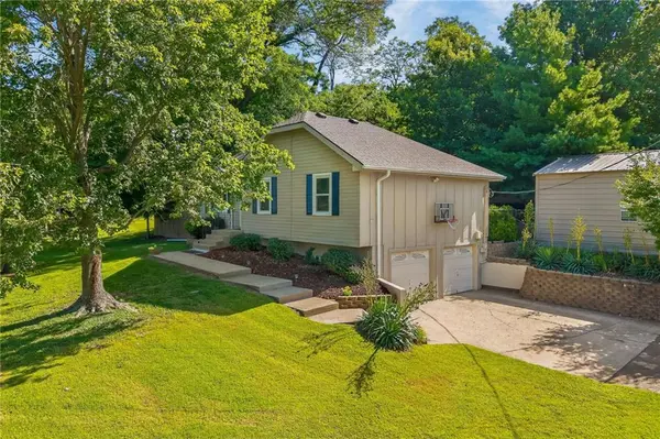 4625 N Bennington AVE, Kansas City, MO 64117