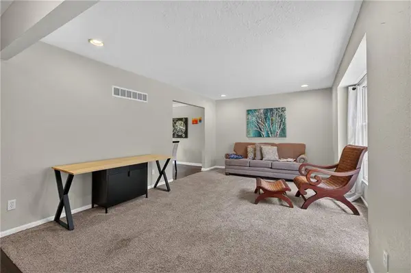 7823 Woodson RD, Raytown, MO 64138