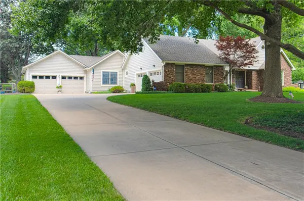 16316 Glenwood ST, Stilwell, KS 66085