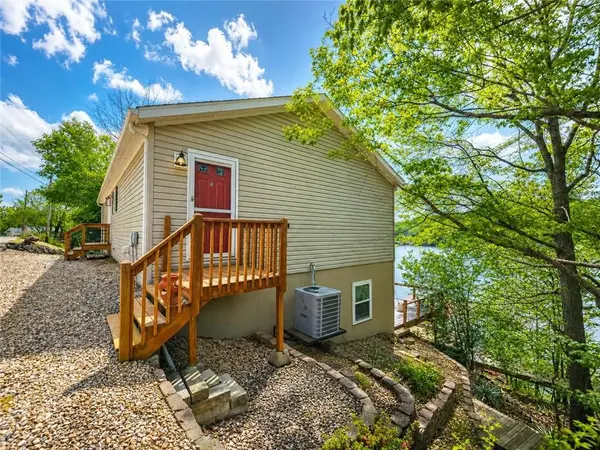 594 Redbud Ln LN, Gravois Mills, MO 65037