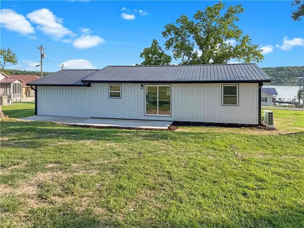 26657 Waterview DR, Warsaw, MO 65355