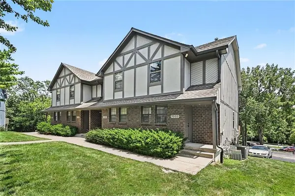 7033 N Fisk CT, Kansas City, MO 64151