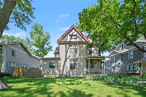 316 S Maple ST, Ottawa, KS 66067