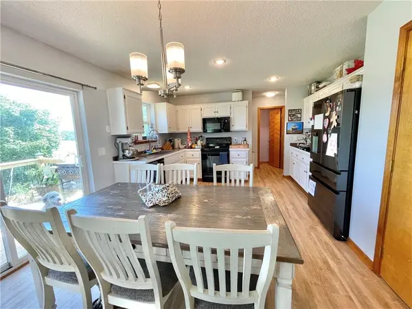 2224 W Ivory CIR, Excelsior Springs, MO 64024
