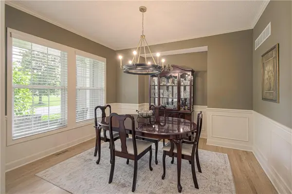 24301 W 80th PL, Lenexa, KS 66227