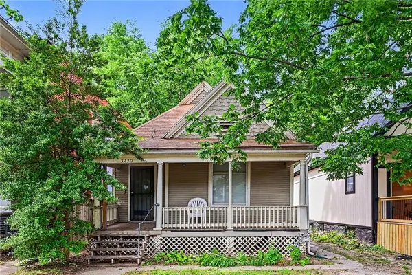 3220 E 11th ST, Kansas City, MO 64127