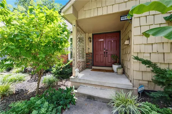 10428 GRAND AVE, Kansas City, MO 64114