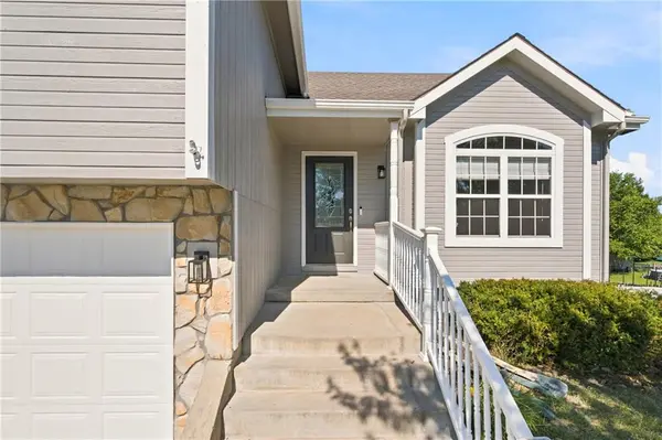 3705 Lee CT, Leavenworth, KS 66048
