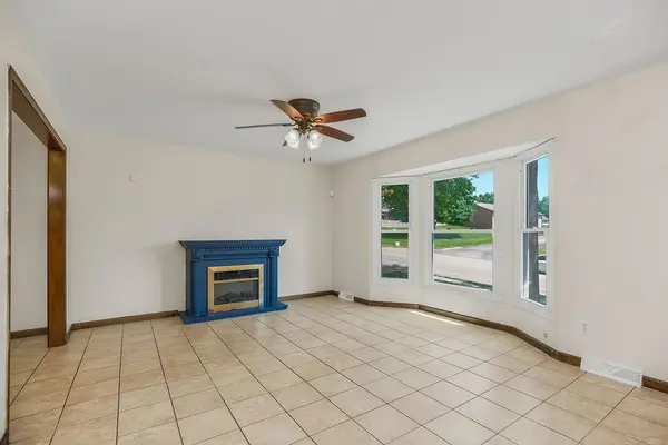 409 Duncan RD, Blue Springs, MO 64014