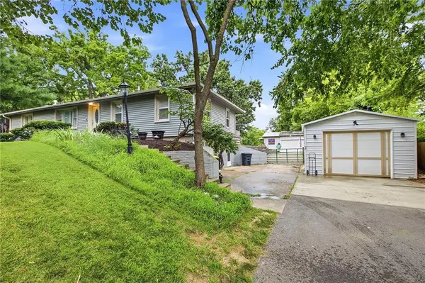 4340 NW Gleason RD, Kansas City, MO 64151