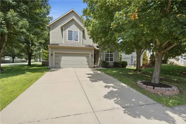 16510 W 157th TER, Olathe, KS 66062
