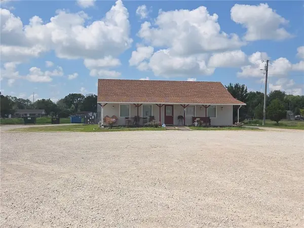 607 W Gene Lathrop DR, Sheldon, MO 64784