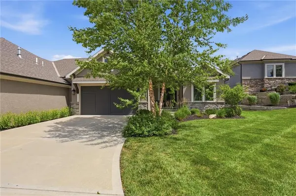 15012 W 129th TER, Olathe, KS 66062