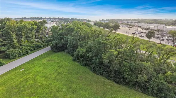 100 SE AA HWY, Blue Springs, MO 64014