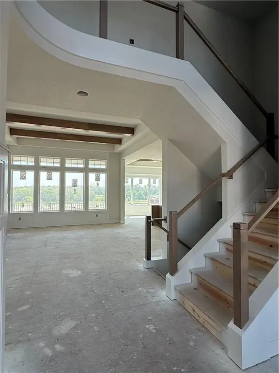 18501 Windsor ST, Overland Park, KS 66085