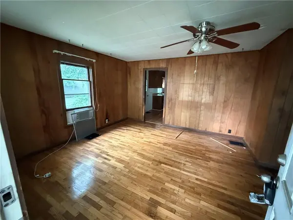 108 NW Heady AVE, Ferrelview, MO 64163