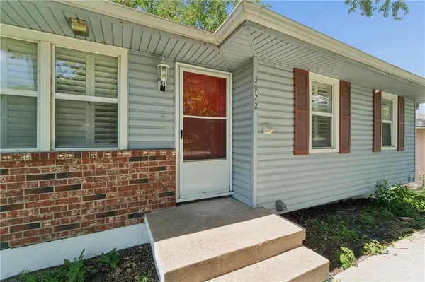 3922 S Harbaugh DR, Independence, MO 66055