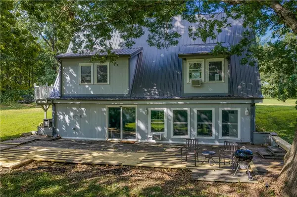 827 SE 425 RD, Knob Noster, MO 65336