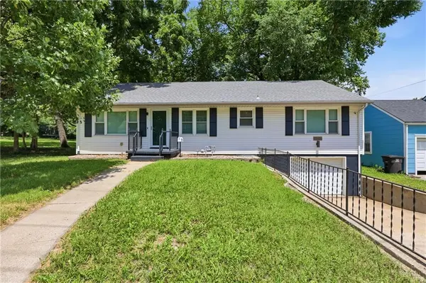 10516 E 35th ST, Independence, MO 64052