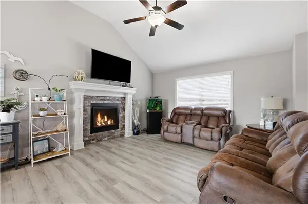 809 N Whispering Hills DR, Lone Jack, MO 64070