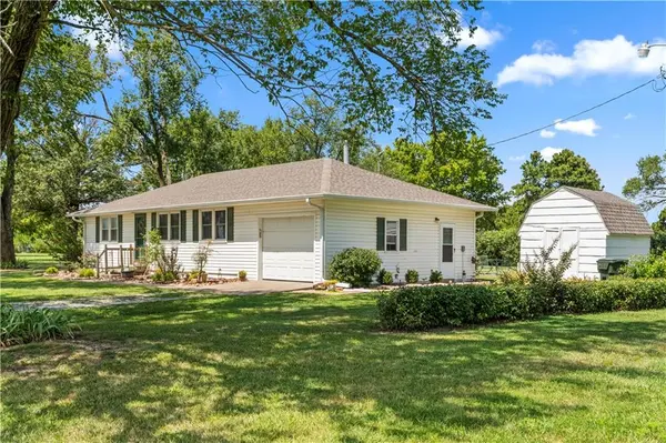 18955 E 54 HWY, Nevada, MO 64772