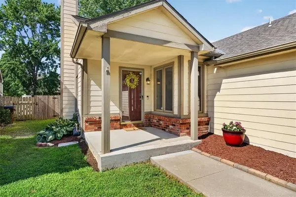 4714 Harvard RD, Lawrence, KS 66049