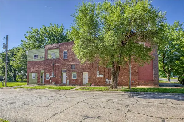 101 S Elm ST, Pittsburg, KS 66762