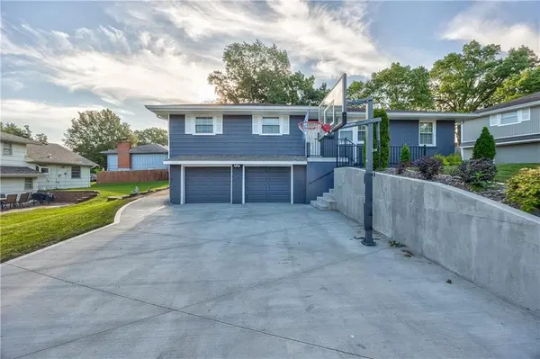 10717 McGee ST, Kansas City, MO 64114