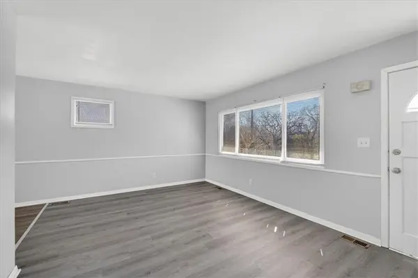4302-4 NW 56 ST, Kansas City, MO 64151