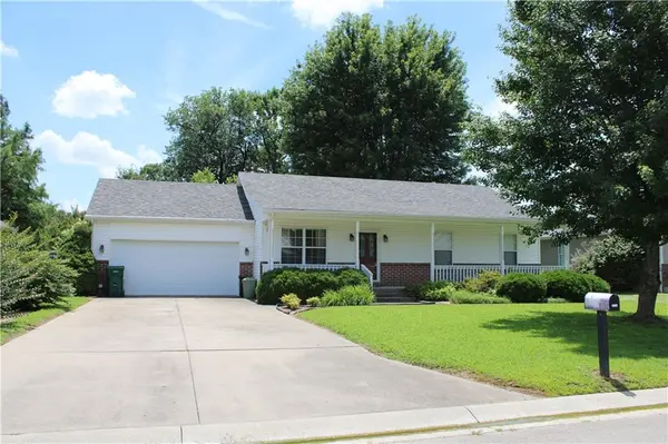 1006 Amber DR, Pittsburg, KS 66762