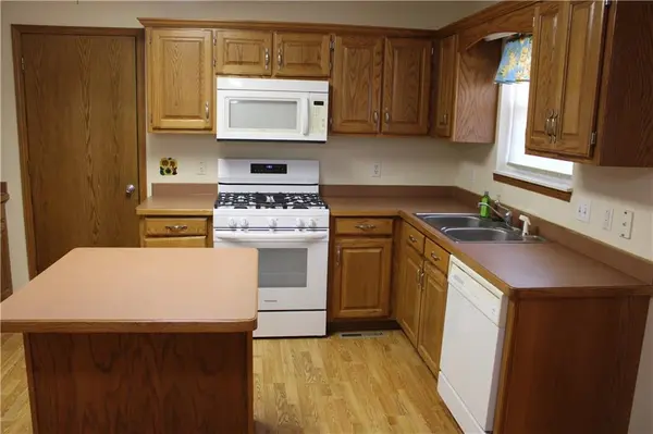 1006 Amber DR, Pittsburg, KS 66762