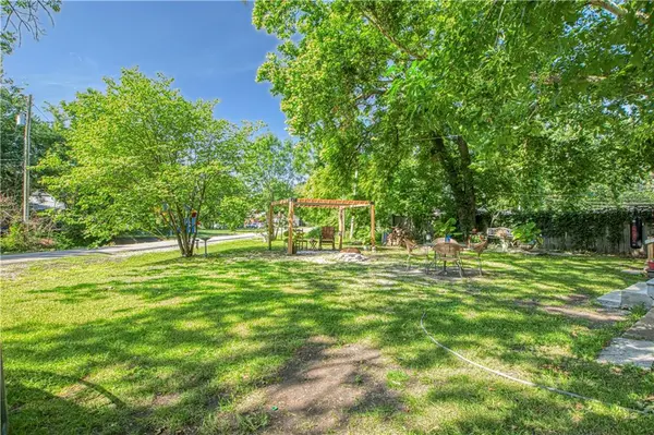 800 W 3rd ST, Pittsburg, KS 66762