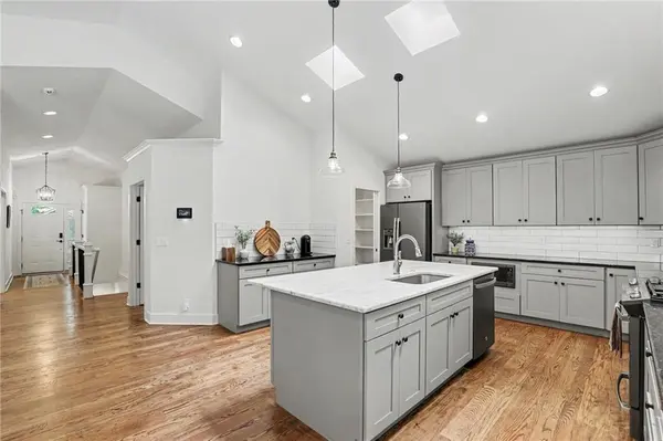 22 W 78th TER, Kansas City, MO 64114