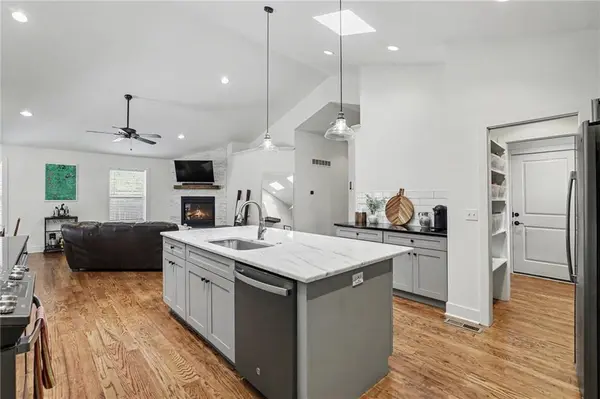 22 W 78th TER, Kansas City, MO 64114