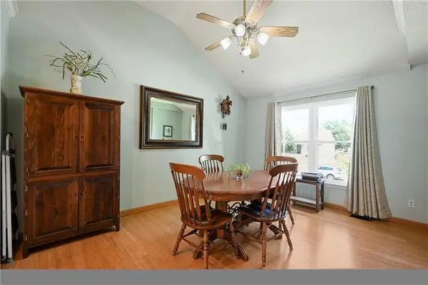 887 Glengera ST, Peculiar, MO 64078