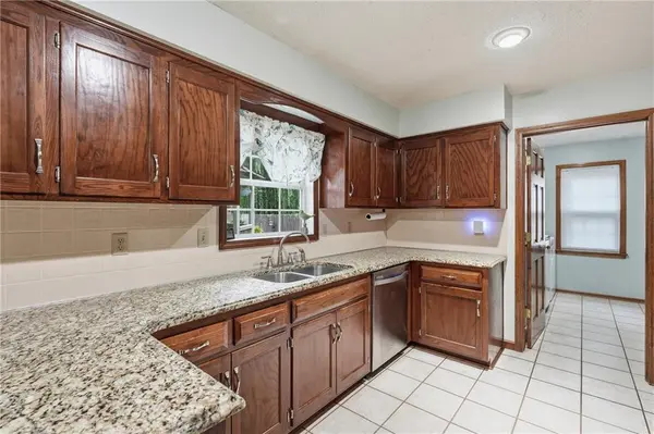 11724 Craig ST, Overland Park, KS 66210