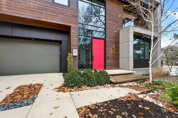 3906 W 69th ST, Prairie Village, KS 66208