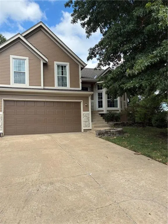 8002 W 147TH TER, Overland Park, KS 66223