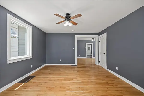 2302 S 15th ST, St Joseph, MO 64503