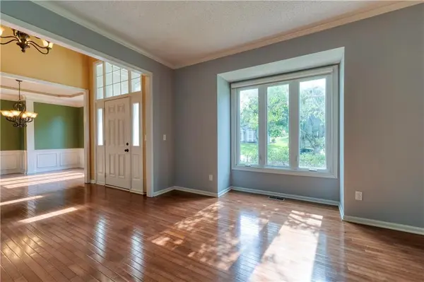 13112 Meadow LN, Leawood, KS 66209