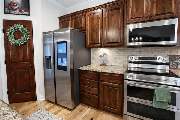 1304 Aberdeen CIR, Raymore, MO 64083
