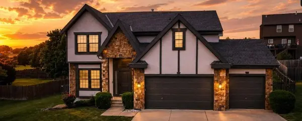1304 Aberdeen CIR, Raymore, MO 64083