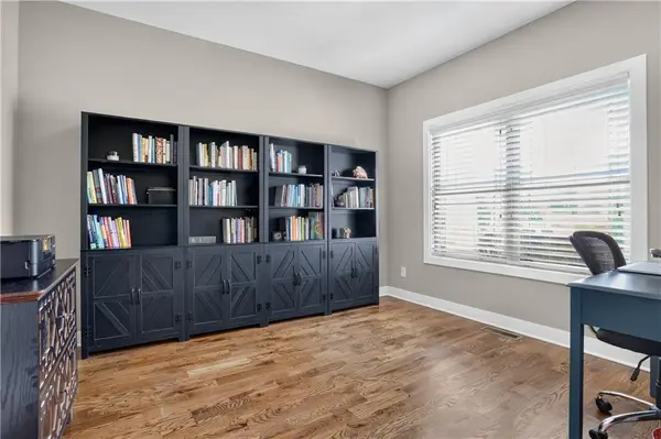 9220 N Dawn AVE, Kansas City, MO 64154