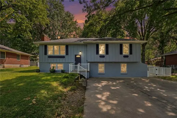 1605 NE 69th TER, Gladstone, MO 64118
